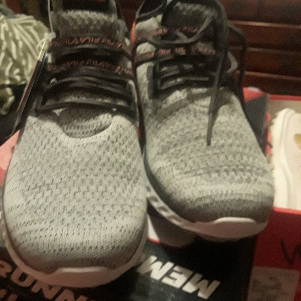 Gym shoes